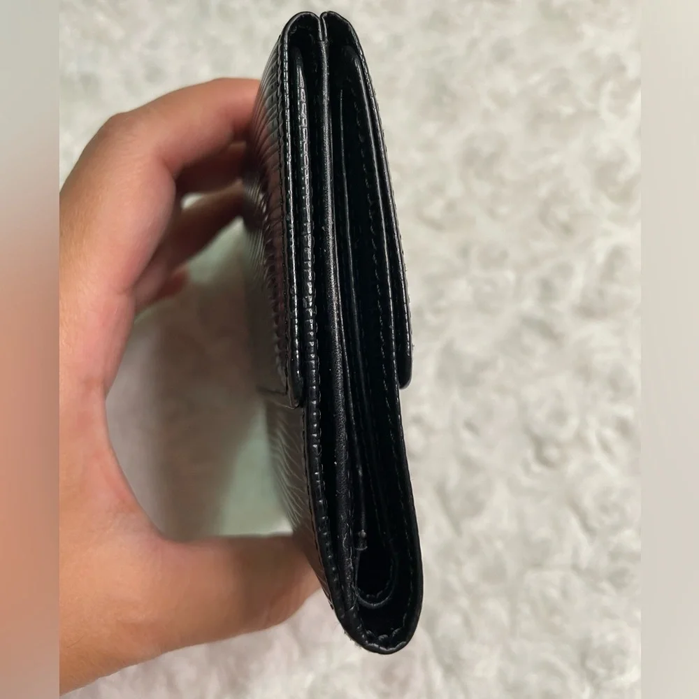 Louis Vuitton Black Epi Elise Trifold Wallet 🖤 - Picture 3 of 17